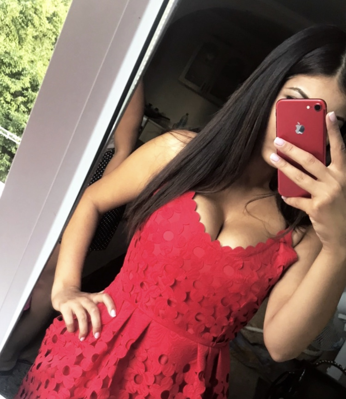 Карина привлекальеная девушка из Кузнецка цена от 3500 руб