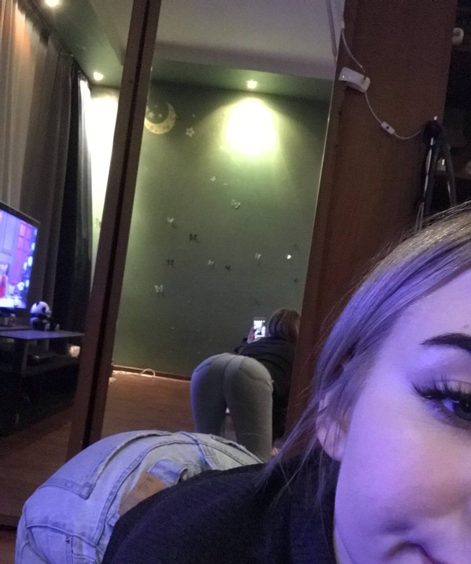 Лиза привлекальеная девушка из Кузнецка цена от 8000 руб