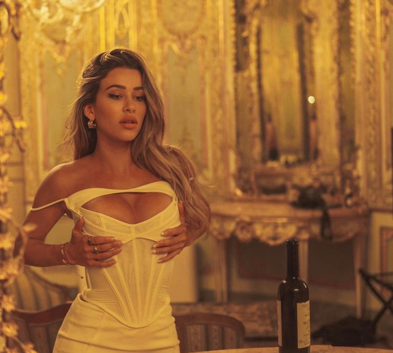 Тася привлекальеная девушка из Кузнецка цена от 4000 руб