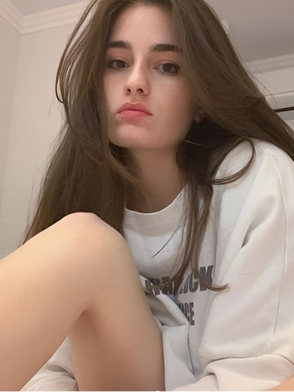 Елизавета привлекательная девушка из Кузнецка цена от 2500 руб