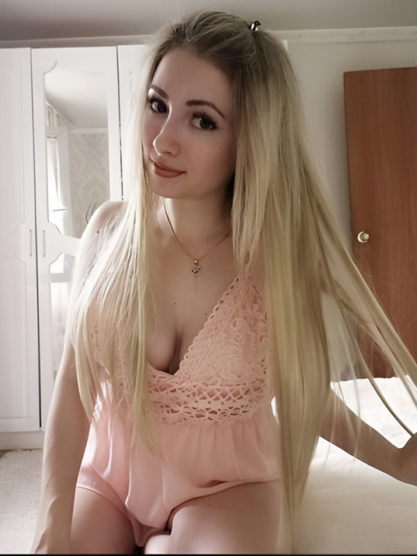 Искра привлекательная девушка из Кузнецка цена от 2500 руб