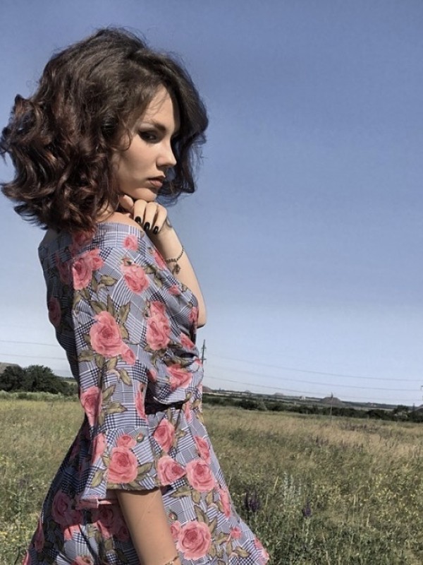 Надя привлекательная девушка из Кузнецка цена от 4000 руб